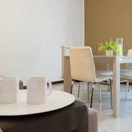 Altido Charming 1bed Apt, Moments From The Silk Museum Appartamento Lake Como